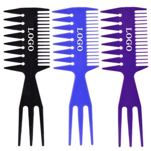 Peigne à cheveux professionnel pour hommes, logo personnalisé en gros, style professionnel, portable, en plastique antistatique, à dents larges et fines - Product Image 1