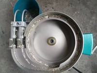 Nouveau moteur vibrant à ressort, alimentateur à bol vibrant, cœur PLC, 1 an de garantie, alimentateur de pièces linéaire, assemblage de coques, système d'alimentation