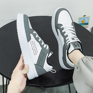Chaussures pour hommes les plus vendues, nouvelles baskets décontractées au design tendance pour les étudiants et les amateurs de sport, chaussures de skateboard - Product Image 1