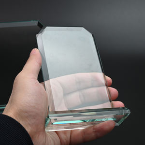 جائزة زجاجية شفافة فارغة رخيصة بالجملة، درع تقدير مخصص مع شعار محفور لهدايا الأعمال - Product Image 3