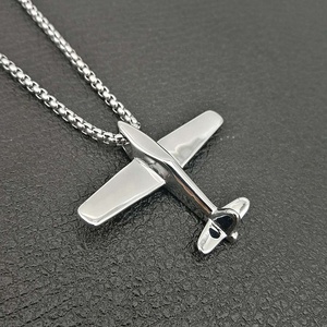 PVD chapado en oro hip hop Acero inoxidable forma de avión colgante collar - Product Image 4