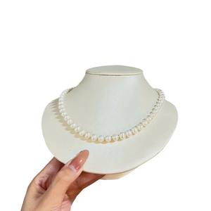 Ensemble collier et boucles d'oreilles en perles de riz rondes blanches naturelles de 4-5 mm, chaîne fine pour clavicule/chaîne de cou, bijoux fins, vente en gros - Product Image 5