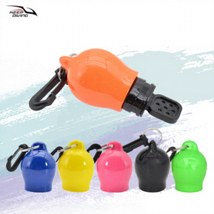 Protège-bouche multi-couleurs en PVC pour deuxième étage de régulateur de plongée, anti-poussière, moulable, avec boucle de fixation rapide, modèle MPC 583 - Product Image 1