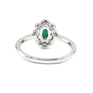 Bague Diana en or blanc 18 carats avec diamant taille émeraude de haute qualité, motif grappe de fleurs, idéale pour mariage et soirée – Nouvelle collection très prisée - Product Image 3