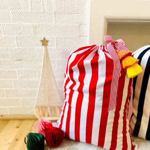 Sac de rangement personnalisé pour Noël, sac de Noël à rayures verticales personnalisées, sac en toile de Père Noël avec pompon coloré - Product Image 4