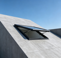 Fenêtre de toit coulissante à double vitrage avec cadre métallique, étanche, protection solaire et ventilation pour sous-sols de villas