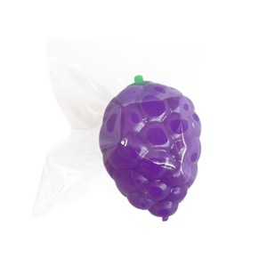 Jouets anti-stress à presser à rebond lent, à thème fraise et raisin, pour soulager le stress - Product Image 6