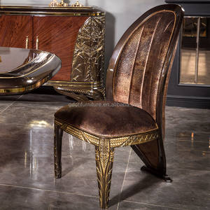 Juego de Mesa y Sillas de Comedor de Madera Maciza Neoclásica Tallada a Mano, Diseño Antiguo Tradicional Europeo, Muebles para el Hogar - Product Image 3