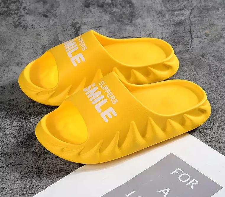 Сандалии yeezy пляжные взрывобезопасные для мужчин и женщин, шлепанцы для душа, сланцы, плоская подошва, Эва, сланцы, для пар, дом с пламенем, 2021