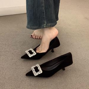 Chaussures pour femmes en velours rouge à talon aiguille haut de gamme françaises, antidérapantes, confortables, style printemps-automne 2025, bout pointu, pour les trajets quotidiens - Product Image 5