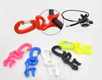 Clip de fixation pour tuyau de régulateur de plongée sous-marine avec boucle à dégagement rapide