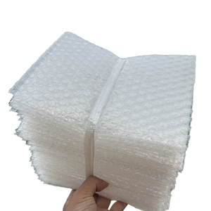 Sacs d'emballage en polybulles transparents auto-adhésifs imperméables de différentes tailles personnalisés pour l'envoi et l'utilisation cosmétique - Product Image 1