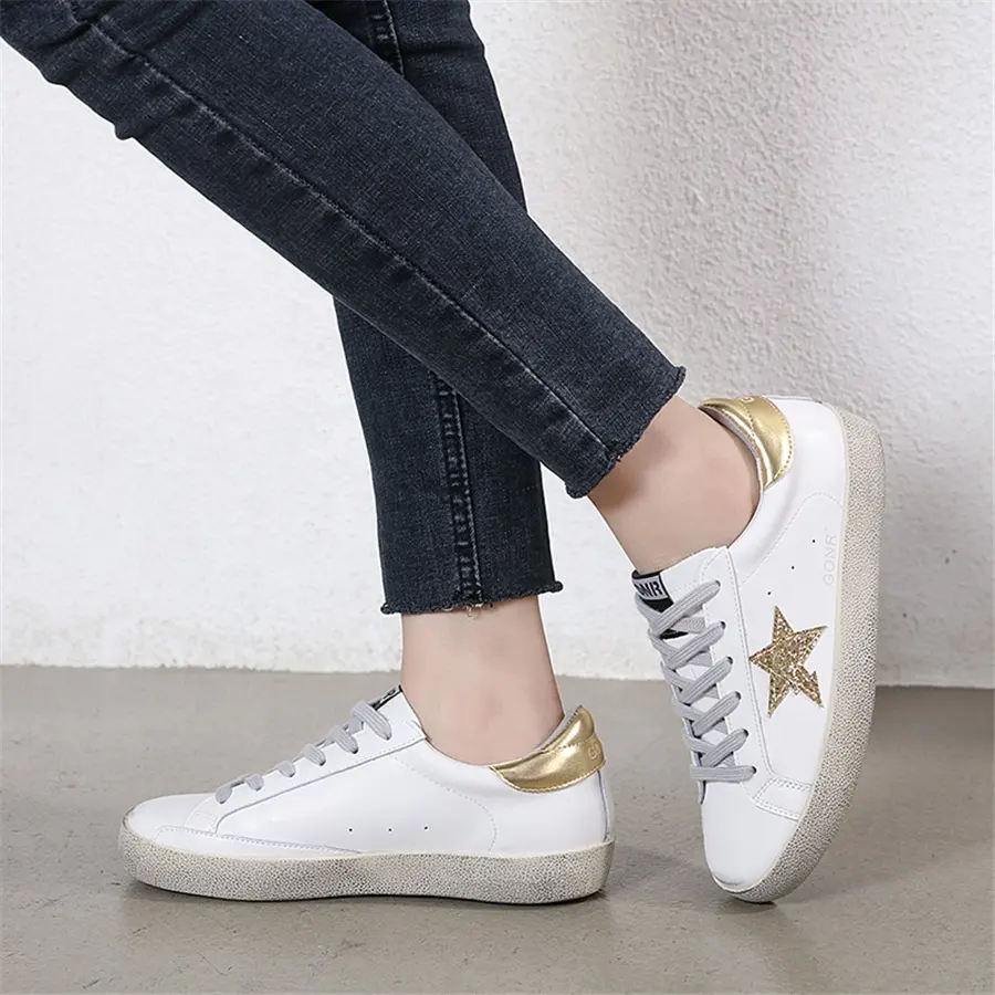 Dropshipping Baskets de créateur avec logo doré en oie blanche Chaussures de printemps à paillettes classiques étoile de balle extra sparkle