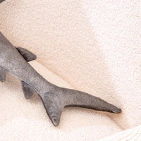 Peluche Requin Gris Miniature Marque LD en Gros, Jouet Animal Marin Réaliste, Bête Océanique Féroce, Peluche Douce et Mignonne, Amusante, Unisexe, 60cm, Coton PP