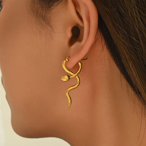 ต่างหูขายส่งจำนวนมาก สแตนเลส 316L ชุบทอง 14k 18k เครื่องประดับแฟชั่น ต่างหูทรงหยดน้ำรูปงูสำหรับผู้หญิง - Product Image 2