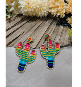 Pendientes de cuentas hechos a mano por diseñadores con trabajo artístico en cuentas, pendientes colgantes llamativos para mujeres, colección para fiestas y recepciones. - Product Image 6