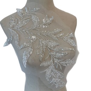 Parche de encaje floral blanco de <span class=keywords><strong>alta</strong></span> calidad, 240 piezas, hoja grande de una sola cara, bordado con doble cuentas para tocado de boda DIY - Product Image 2