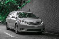 Phare de projecteur LED modifié avec DRL à balayage pour Toyota Sienna 2011-2018, phare avant