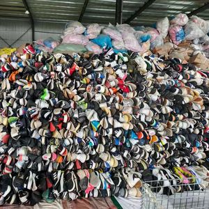Fournisseurs en gros de chaussures de basket-ball d'occasion pour hommes, chaussures de sport d'occasion originales en vrac - Product Image 6