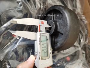 Haute qualité 3/<span class=keywords><strong>4</strong></span>/5 pouces roue en Nylon noir 230 degrés résistant à la chaleur 75/100/125mm four à haute température boulangerie roulette pivotante/acier rigide - Product Image 3