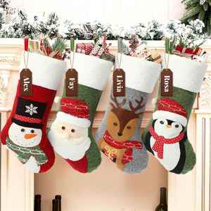 Chaussettes de Noël personnalisées brodées renne, monogramme mignon pingouin 3D en peluche, sac cadeau cheminée pour décoration de fête - Product Image 1