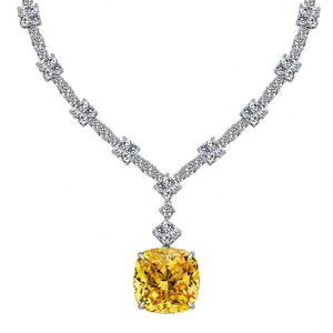 สร้อยคอจี้เพชรทรงสี่เหลี่ยมใหญ่ ดีไซน์โดดเด่นสะดุดตา รุ่น Dylam Dazzling สำหรับผู้หญิง ทำจากเงินแท้ 925 ประดับเพชรเต็มเม็ด คุณภาพ 5A - Product Image 1