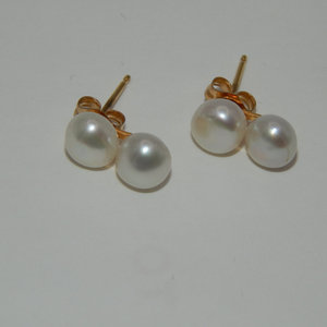 Orecchini gemelli in oro 14K con punta di perle barocche - Product Image 3