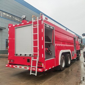 Camion de pompiers Isuzu 6x4 double cabine Euro 4 avec réservoir d'eau pour la lutte contre les incendies municipaux, industriels et les interventions de secours d'urgence - Product Image 5