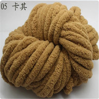 Supply Wholesale Bernat Design Chunky Vegan Chenille Yarn 7 Jumbo 25 Yards for Blanket Scarf Dog Cat Bed