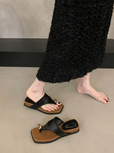 รองเท้าแตะส้นตึกแบบสวม สไตล์เกาหลี พื้นยาง สำหรับผู้หญิง รุ่นใหม่ ปี 2025 เหมาะสำหรับใส่ไปเที่ยวทะเล ชายหาด และกิจกรรมกลางแจ้งช่วงฤดูร้อน - Product Image 2