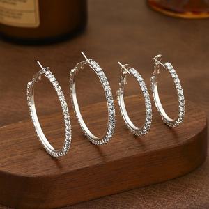 Pendientes de Aro con Diamantes Completos Estilo Europeo Americano, Pendientes Largos de Temperamento Exagerado para Mujer a la Moda - Product Image 3