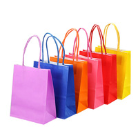 Sacs en papier kraft biodégradables et recyclables avec impression de logo personnalisé pour les bijouteries, les magasins de vêtements, les sacs à main et l'emballage de la restauration
