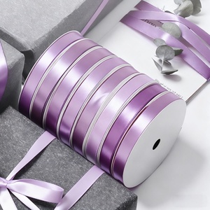 Cinta de Raso de Color Sólido de 25 mm, 50/100 Yardas por Rollo, la Más Vendida al por Mayor de Fábrica de Lujo, para Manualidades, Envoltura de Regalos, Bodas y Fiestas - Product Image 1