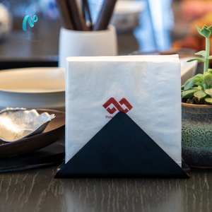 Serviettes en papier personnalisées jetables blanches en pâte de bois vierge avec logo, 1 pli, style sac, 23*23 25*25cm pour restaurant - Product Image 2