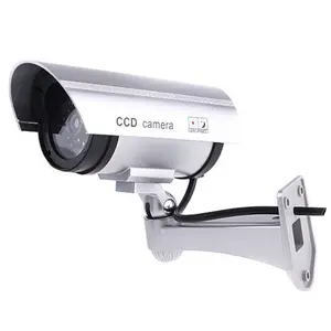 Kukla kamera CCTV simülasyon monitörlü kamera ile yağmur kılıfı ve yanıp sönen kırmızı LED ışık 25mm kamera Lens