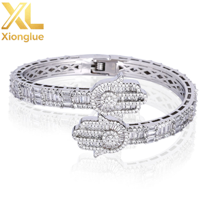 Bracelet Fatima en argent S925 de style hip-hop de luxe pour unisexe, à porter au quotidien et pour les fêtes. Ensemble serti de pierres en moissanite. - Product Image 1