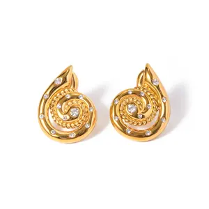 J&D Brincos banhados a ouro 18K em aço inoxidável para mulheres, brincos em espiral de cristal concha com textura redonda geométrica