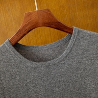 T-shirt de fitness décontracté pour hommes Chemise en laine unie semi-peignée à col rond et à manches courtes en tricot avec design simple