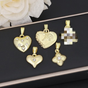 JXX Fashion - Colgante Personalizado de Latón Chapado en Oro de 18K, Diseño Clásico Vintage con Forma de Corazón - Product Image 1