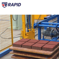 Machine à fabriquer des blocs automatiques compacte QT4-15, 7680 briques creuses par 8 heures, machine à fabriquer des pavés en béton