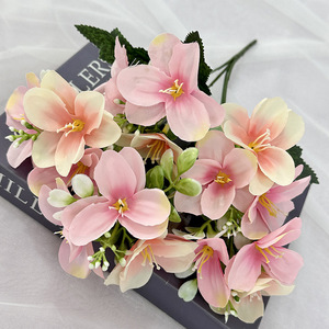 Mazzetto <span class=keywords><strong>di</strong></span> <span class=keywords><strong>fiori</strong></span> <span class=keywords><strong>di</strong></span> giglio simulato per matrimonio con fiore speciale Bouquet con decorazione <span class=keywords><strong>di</strong></span> fascia alta grande mazzo <span class=keywords><strong>di</strong></span> <span class=keywords><strong>fiori</strong></span> fatti a mano - Product Image 1