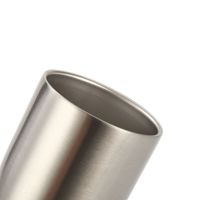 Mug à bière en acier inoxydable 304 à double paroi isolé sous vide avec design conique et couvercle à vis anti-chute pour la maison et les voyages