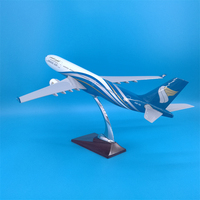 Modèle d'avion Oman Air à l'échelle 1/135 de 47 cm pour cadeau promotionnel sur le marché du Moyen-Orient