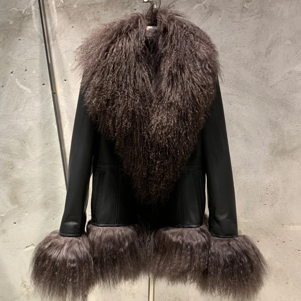 Black+dark bown fur