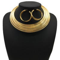 VKME Collection « Hot Sale » Ensemble Bijoux Femme 4 Pièces : Collier Multi-fils Doré, Boucles d'Oreilles, Bague et Bracelet Jonc Argenté