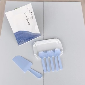 มีดเค้กพลาสติกแบบใช้แล้วทิ้ง หนา ทนทาน รูปทรงสี่เหลี่ยมผืนผ้า วงรี ยาว  วัสดุ PS  ยั่งยืน สำหรับตกแต่งขนมและอุปกรณ์อบขนม - Product Image 2