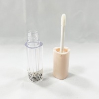 Tubes de rouge à lèvres liquides en plastique vides, forme cœur, emballages mignons pour gloss à lèvres, capacité de 2,3 ml, couleur personnalisée, OEM/ODM