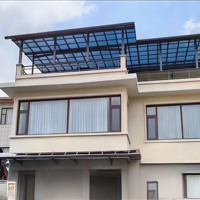 Feuille de polycarbonate écologique incassable et durable, design plat moderne pour hôtel, serre, abri de voiture, toiture, garantie 10 ans