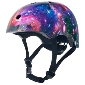 Casco multideportivo ajustable para niños, diseño de cielo estrellado, protección para la cabeza para patinaje sobre ruedas - Product Image 1