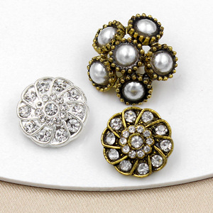 Ưa thích embellishments kim cương nút Vòng Tinh thể thủy tinh nút Rhinestone <span class=keywords><strong>Shank</strong></span> nút cho may áo - Product Image 1